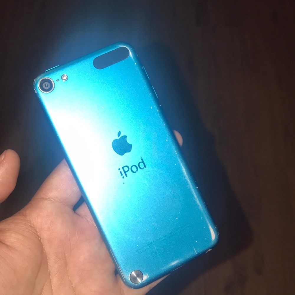 IPOD 5 TOUCH - Picture 2 of 2
